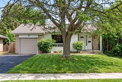 1157 Newton Road, Oakville, ON L6H 2A1