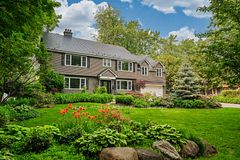 275 BUCHAN Road, Rockcliffe Park, ON K1M 0W4