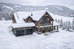 100 Interlaken Court, Blue Mountains, ON L9Y 0Z5