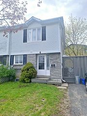 6 Woodstone Crescent, Kingston, ON K7M 6K9