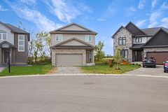 7387 Sherrilee Crescent, Niagara Falls, ON L2H 3T4