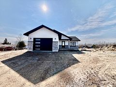 62 Eddy Crescent, Pembroke, ON K8A 0M1