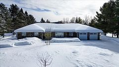 37 Golfview Drive, Bancroft, ON K0L 1C0