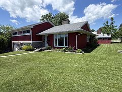 302 King Street, Quinte West, ON K8V 3X5