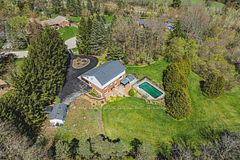 6 Iris Court, Hamilton, ON L0R 1H3