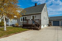 6782 Dorchester Road, Niagara Falls, ON L2G 5T9