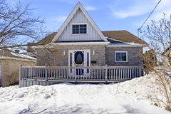 25 Dunbar Avenue, Cornwall, ON K6H 5M6