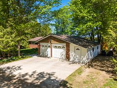 120 McCullough Lake Drive, Chatsworth, ON N0H 2V0