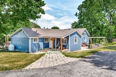 14 Eastern Avenue, Prince Edward County, ON K8N 4Z1