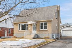 1123 Secord Avenue, Billings Bridge - Riverside Park and Area, ON K1H 8C9