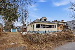 2838 Haughton Avenue, Britannia - Lincoln Heights and Area, ON K2B 6Z3