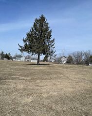 19 Lila Street, Montague, ON K7A 2X2