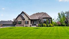 38 Forest Hill Road, South Stormont, ON K0C 1P0