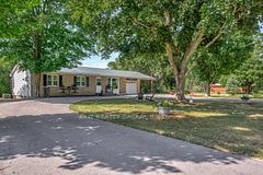 1476 County Rd 12, Prince Edward County, ON K0K 2T0