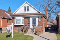 143 Huxley Avenue S, Hamilton, ON L8K 2P9