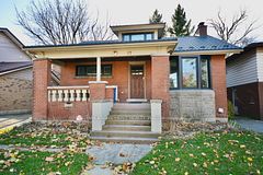 17 Inverness Avenue W LOWER, Hamilton, ON L9C 1A1