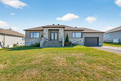18 Calco Crescent, North Stormont, ON K0C 1W0