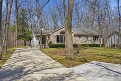 8816 Timberwood Trail, Lambton Shores, ON N0M 1T0