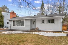 25 FRONTENAC Crescent, Deep River, ON K0J 1P0