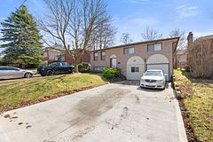 23 Amherst Drive, Kitchener, ON N2P 1E1