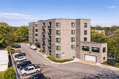 379 Scott Street 209, St. Catharines, ON L2M 3W2