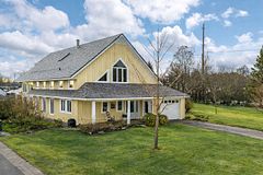 4 Carla Court, Prince Edward County, ON K0K 3L0