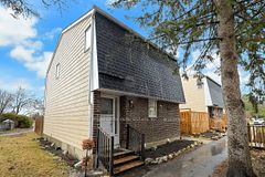 244 Salter Crescent, Kanata, ON K2K 1Z2