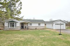 1319 County Rd 2 Road, Leeds and the Thousand Islands, ON K0E 1L0