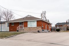 8 Salmond Court Lower, Hamilton, ON L8T 2J7
