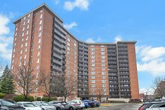 2000 Jasmine Crescent 1517, Beacon Hill North - South and Area, ON K1J 8K4
