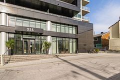 255 Bay Street 302, Ottawa Centre, ON K1R 0C5