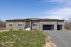138 Hineman Street, Kingston, ON K7L 0G2