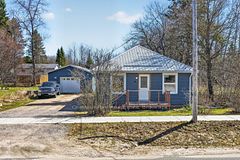 35 Broadway Street, South River, ON P0A 1X0