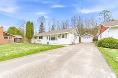 96 Glendale Avenue, Deep River, ON K0J 1P0