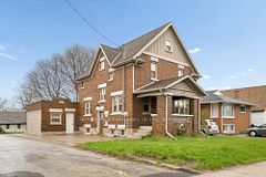 22 Dellroy Avenue, Kitchener, ON N2A 2S1
