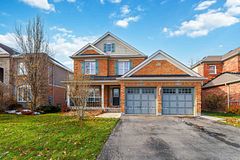 6537 St Michael Avenue, Niagara Falls, ON L2H 0C6