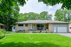 105 Wellington Street, Gravenhurst, ON P1P 1B2