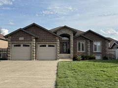 11933 Maisonneuve Street, Tecumseh, ON N8N 1R2