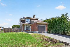 1631 Saxony Crescent, Cyrville - Carson Grove - Pineview, ON K1B 5K8