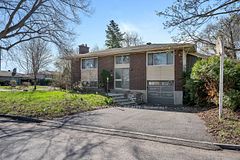 956 Garwood Avenue, Billings Bridge - Riverside Park and Area, ON K1V 6W9