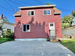 8 Edward Lane, Brockville, ON K6V 5K5