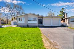 876 Balsam Drive, Orleans - Cumberland and Area, ON K1E 1B5