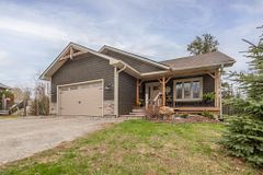 17 Hart Court, Huntsville, ON P1H 1T6