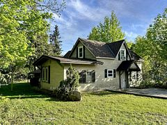 211 Bishop Street, Gravenhurst, ON P1P 1J5
