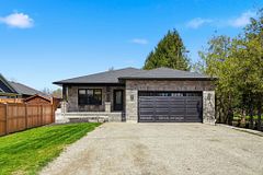 18 Geddes Street W, Minto, ON N0G 1M0