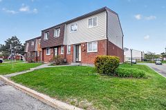 35D Woodvale Green N/A 79, South of Baseline to Knoxdale, ON K2G 4H3