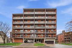 30 Summit Avenue 401, Hamilton, ON L8V 2R8