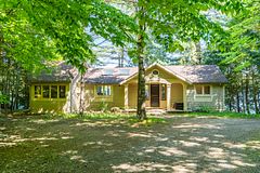 1059 Hallett Road, Muskoka Lakes, ON P0B 1J0