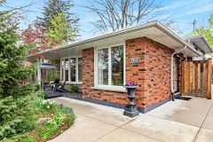 161 Manning Avenue, Hamilton, ON L9A 3G1