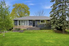 31 Algonquin Avenue, Hamilton, ON L9H 7K9